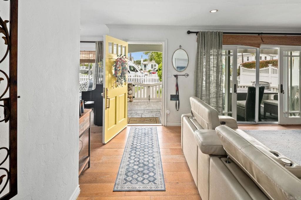 Indoor-outdoor flow through the picket-fenced courtyard (as-is)